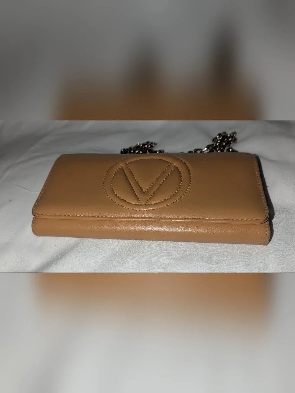 Valentino sleek fold